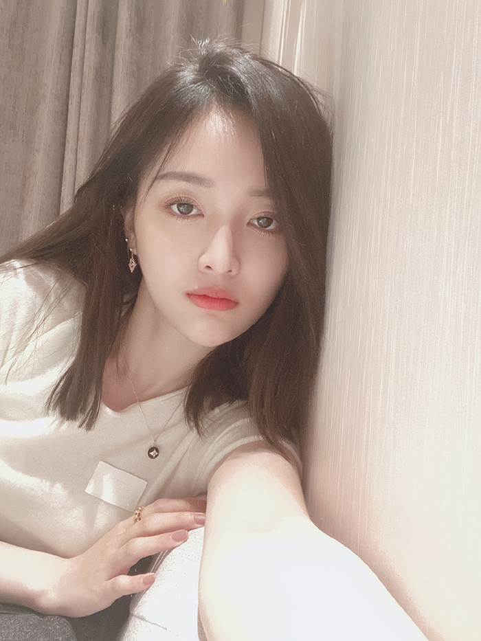 打破金氏紀錄!吳宣儀「9秒眨眼20次」賣萌 網一看怒了:超油膩!