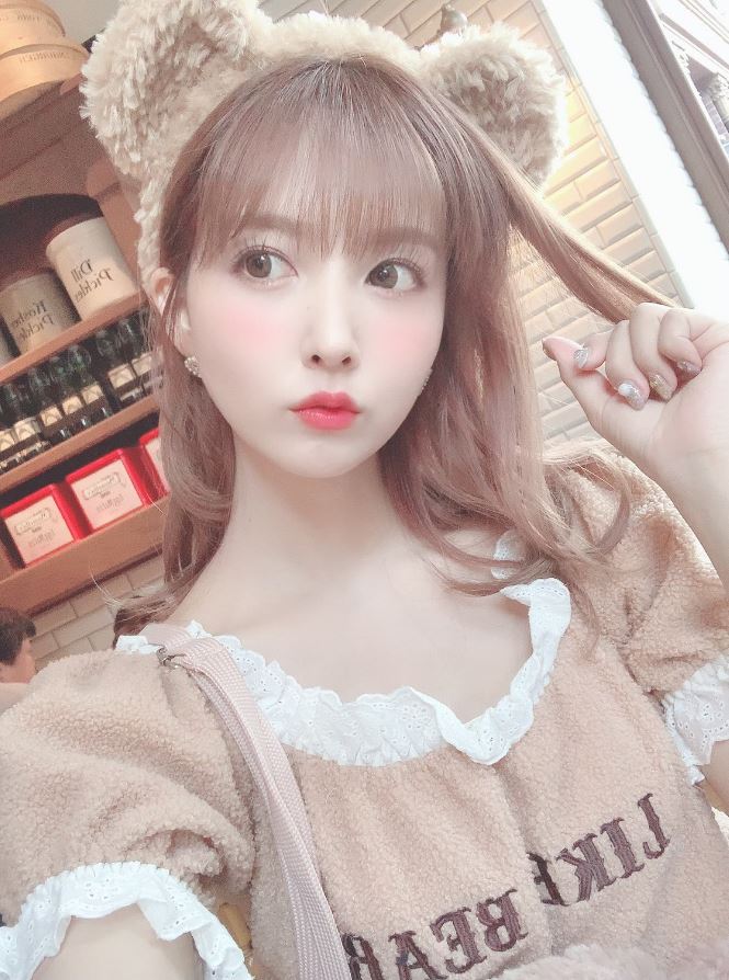 三上悠亞「衣服捲到胸上」！男友視角床照曝光 一側身「 F杯溢出來了」！