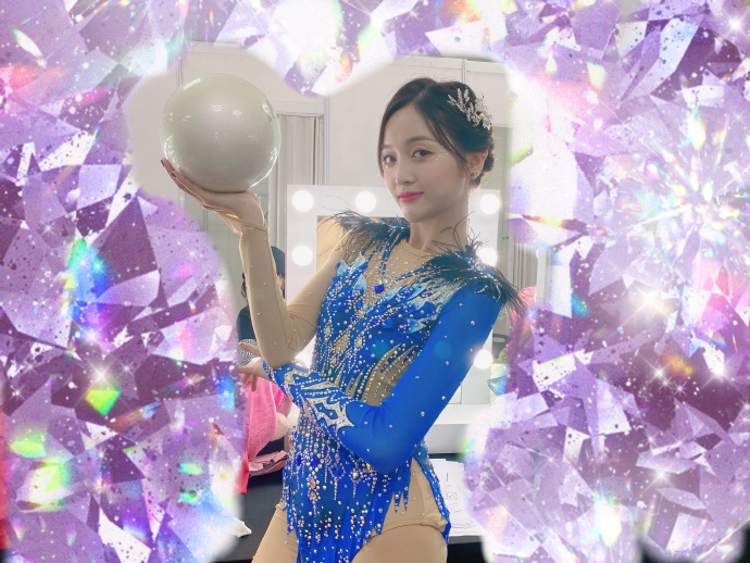 再毀高顏值？吳宣儀「透視薄紗」現身　網一看傻眼：真的好土！