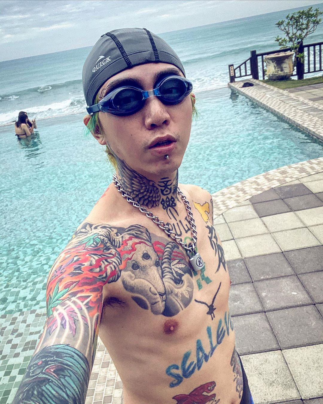 謝和弦帶妹開房過夜！隔天回家「爽呼麻」遭老婆舉報　網驚：是報復劈腿嗎？