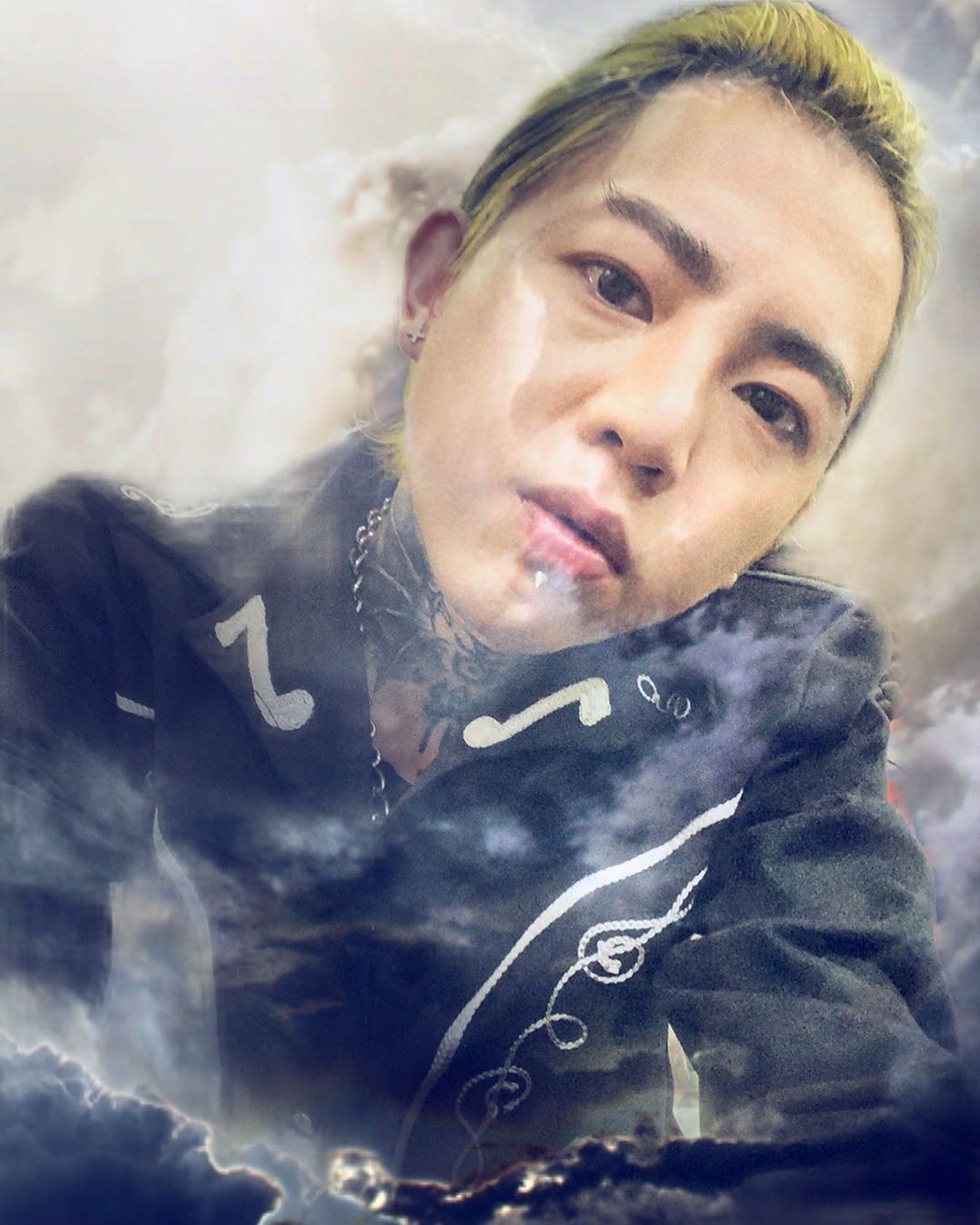 謝和弦帶妹開房過夜！隔天回家「爽呼麻」遭老婆舉報　網驚：是報復劈腿嗎？