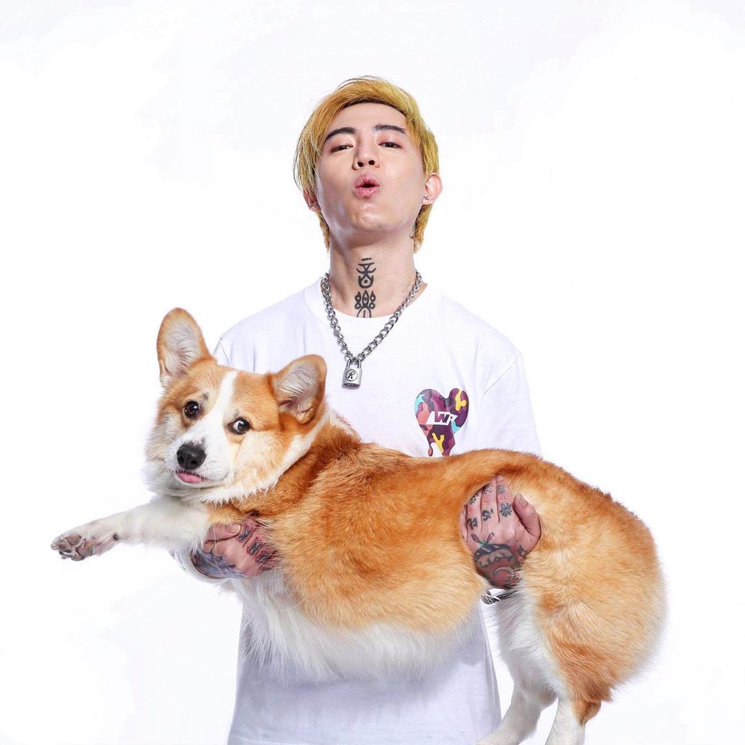 謝和弦帶妹開房過夜！隔天回家「爽呼麻」遭老婆舉報　網驚：是報復劈腿嗎？