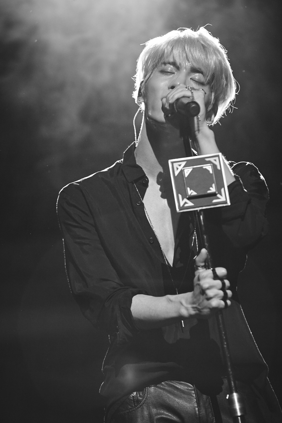 鐘鉉去世2周年!演藝圈好友「Key、太妍、利特」紛紛「發文悼念」:很想你…