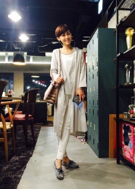 噤聲卻榮登「PTT表特版」!范瑋琪被狂讚「人美心善玉女歌手」 留言紫爆:捅起來!