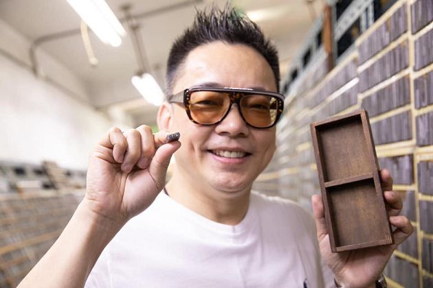 詹惟中「合體玄彬」曬20年前舊照!粉絲認真對比「同角度酒窩」大驚:老師的臉很幽默耶!