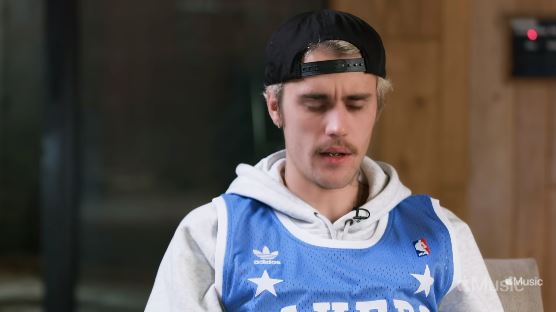 剛獲偶像小賈斯汀力保「想保護她」！怪奇比莉給粉絲驚喜  大讚：很努力了