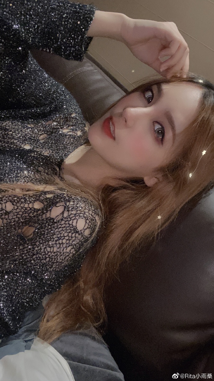 胸部上都是洞!實況兇妹「大片肉色露出」 超私密癖好被流出!