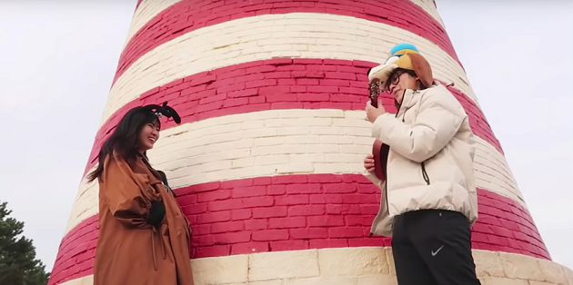 是多愛錢?HowHow開箱「結婚周年禮物」遭批業配 出面解釋「金錢真相」