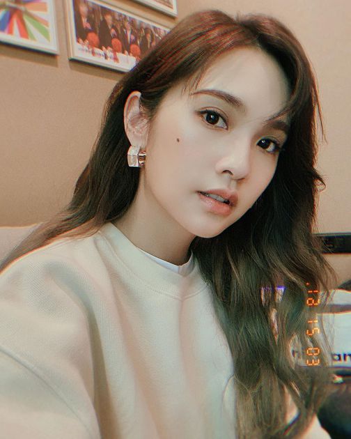 20年感情已昇華!楊丞琳現身小鬼個展曝「我懂他心路歷程」:替初戀驕傲,因為他是我的青春!