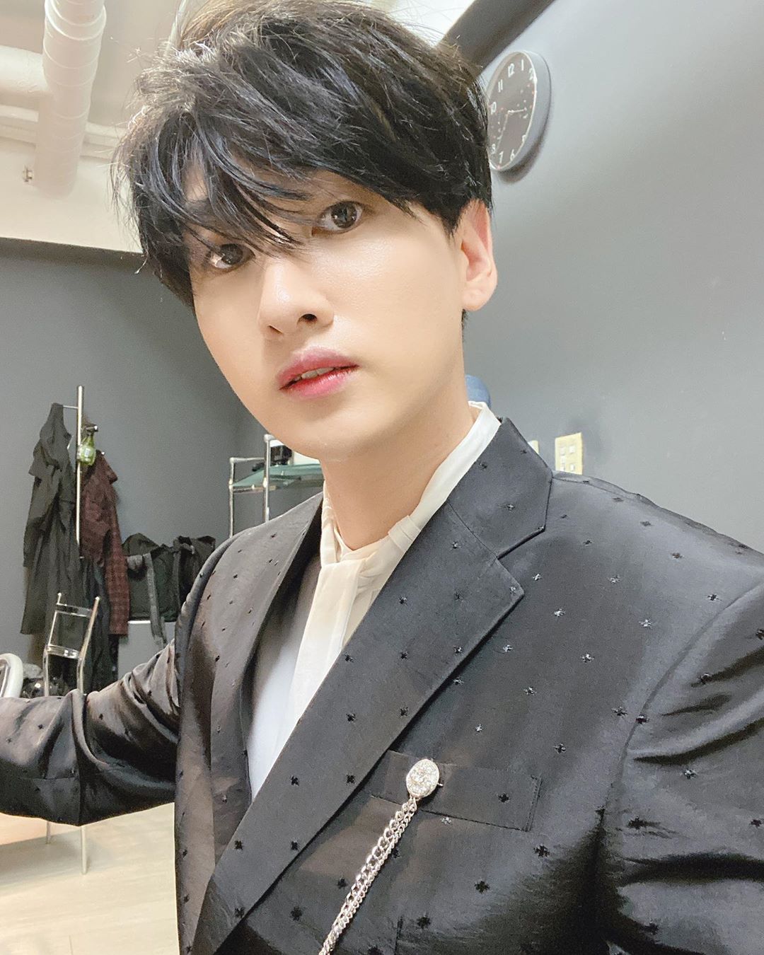 直播遇粉絲「暱稱DISS李秀滿」!SJ希澈瞬間笑瘋 銀赫狂追問:現場沒有攝影機?