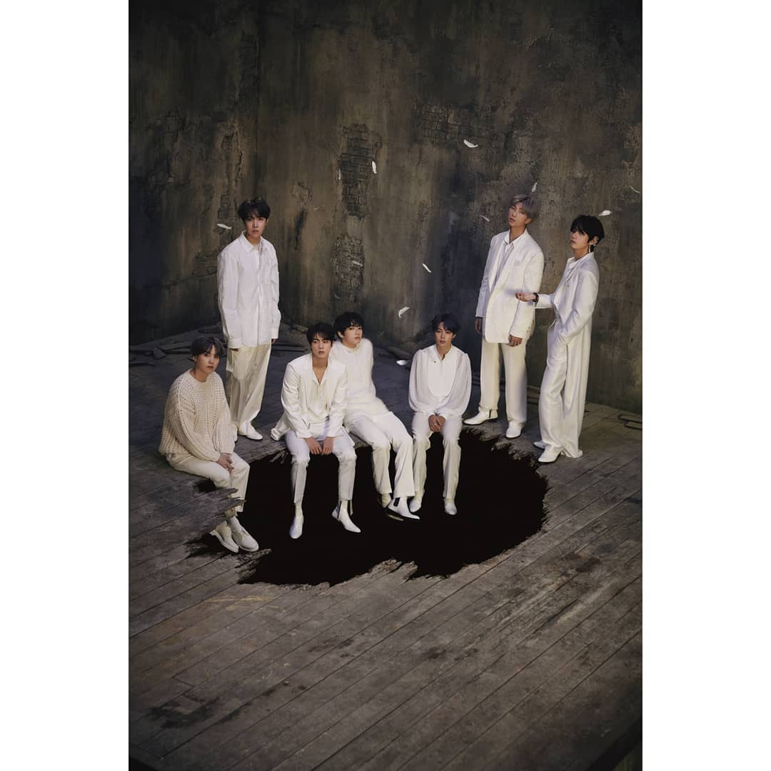 影/防彈少年團MV太辣!「狂露點」片段瘋傳 眼尖粉絲抓JIMIN「褲子破大洞」