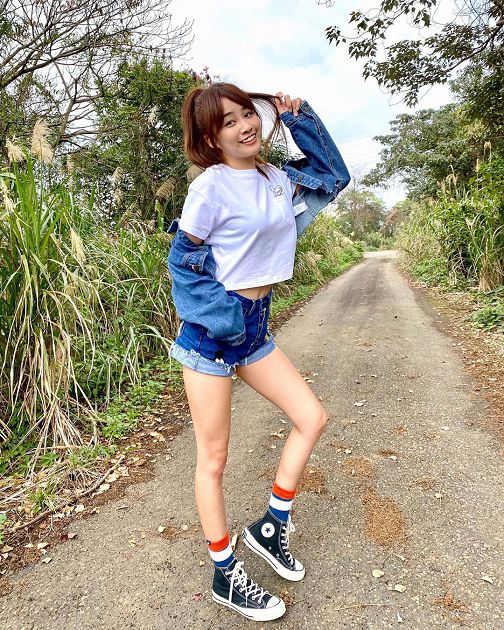 陳伊IG大送福利！曬出「辣穿比基尼」泡湯照  網激推：辣死我啦