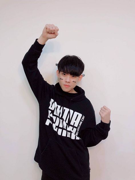 神似度高達100%!實況主NL竟撞臉「她們」 網笑歪:要不要組個新團