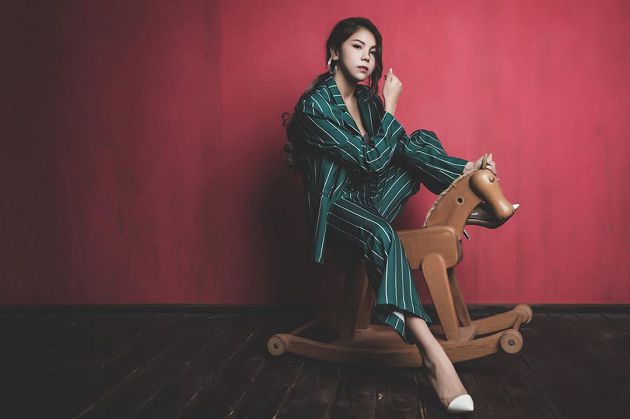 私人舊照被挖出!Dcard網曬「純樸版蕾菈」嬰兒肥狂炸 本人求饒:拜託別笑