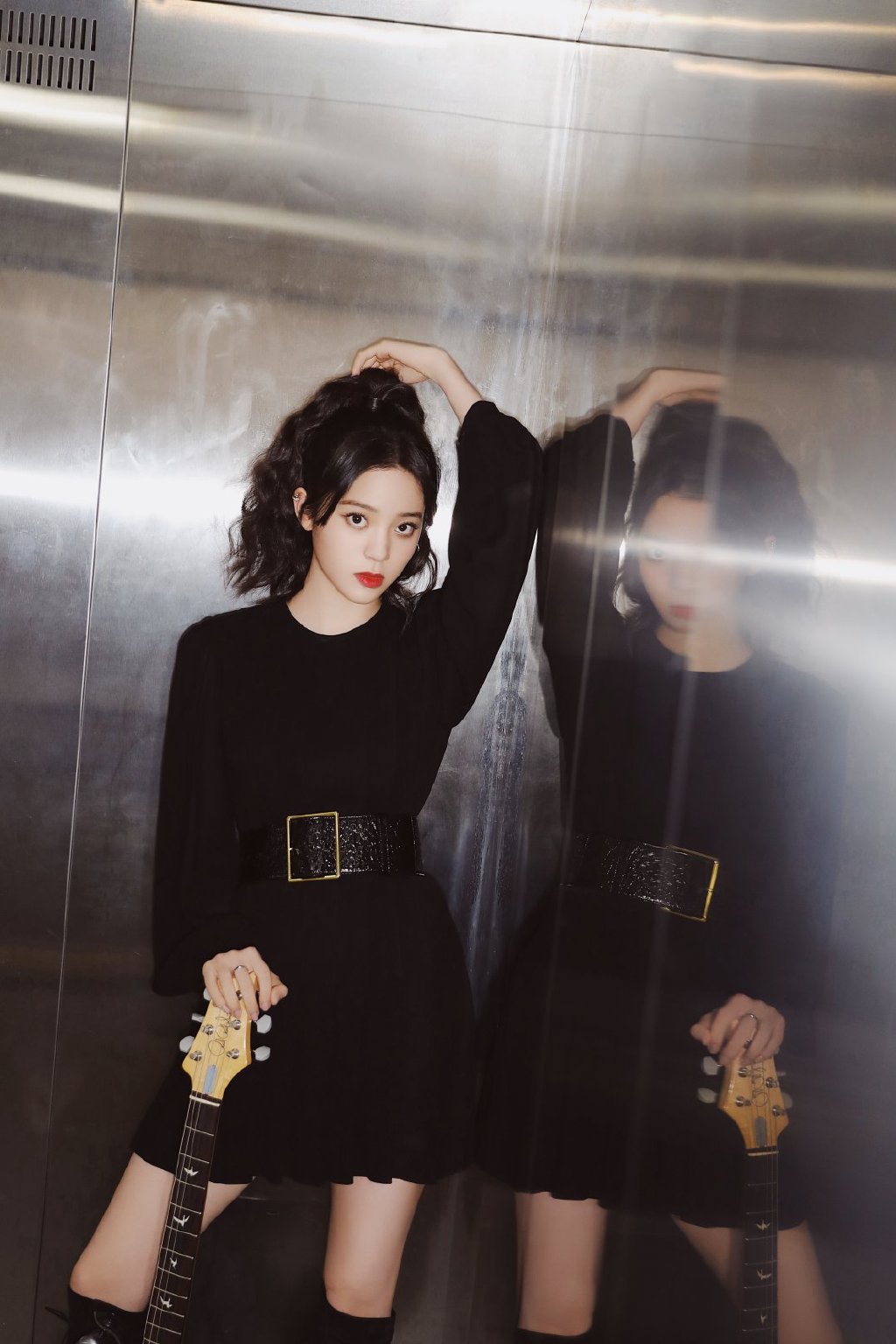 接了廣告還不敢露!歐陽娜娜內衣寫真「包緊緊」挨轟 網酸爆:因為高危會感冒!