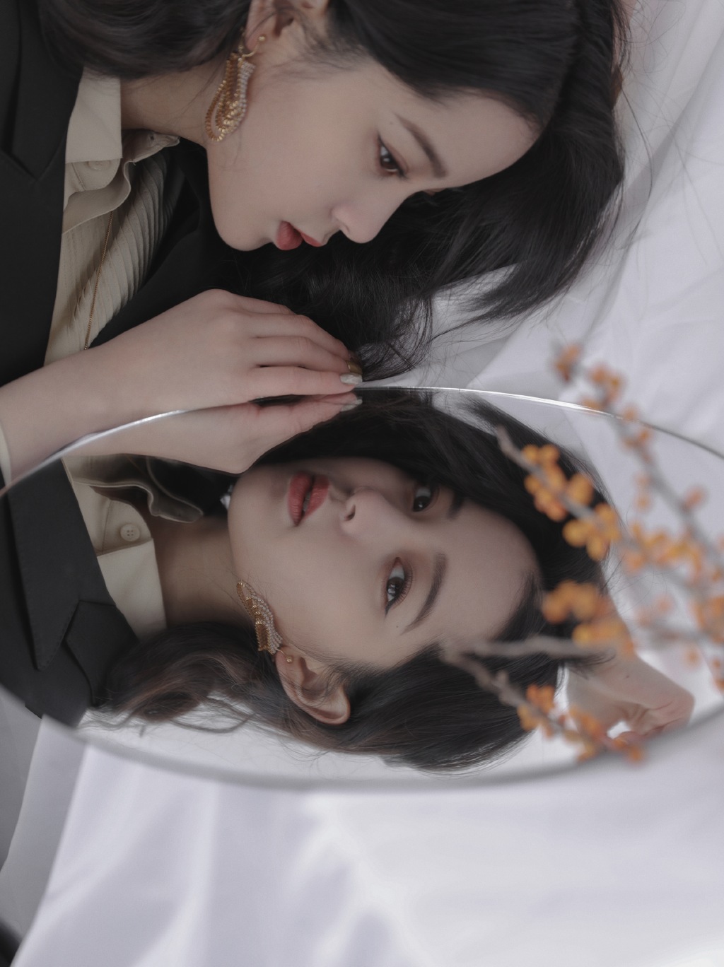 接了廣告還不敢露!歐陽娜娜內衣寫真「包緊緊」挨轟 網酸爆:因為高危會感冒!