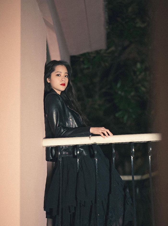 接了廣告還不敢露!歐陽娜娜內衣寫真「包緊緊」挨轟 網酸爆:因為高危會感冒!