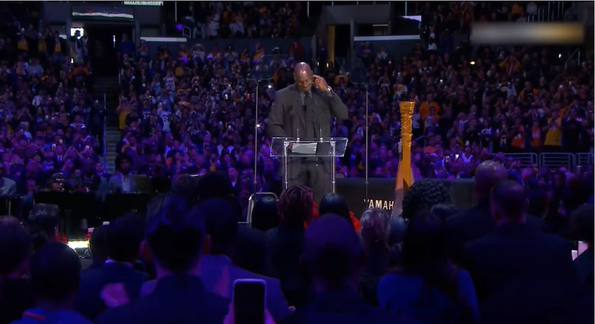 他就像煩人的小老弟！喬丹「柯比告別式」狂噴淚：又要變梗圖了