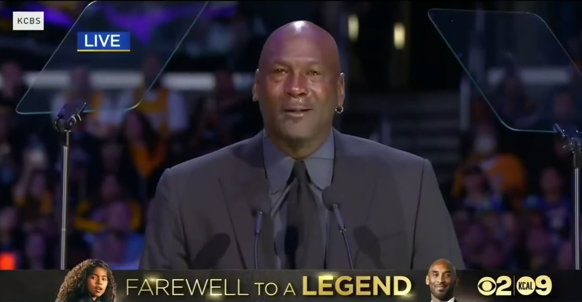 他就像煩人的小老弟！喬丹「柯比告別式」狂噴淚：又要變梗圖了