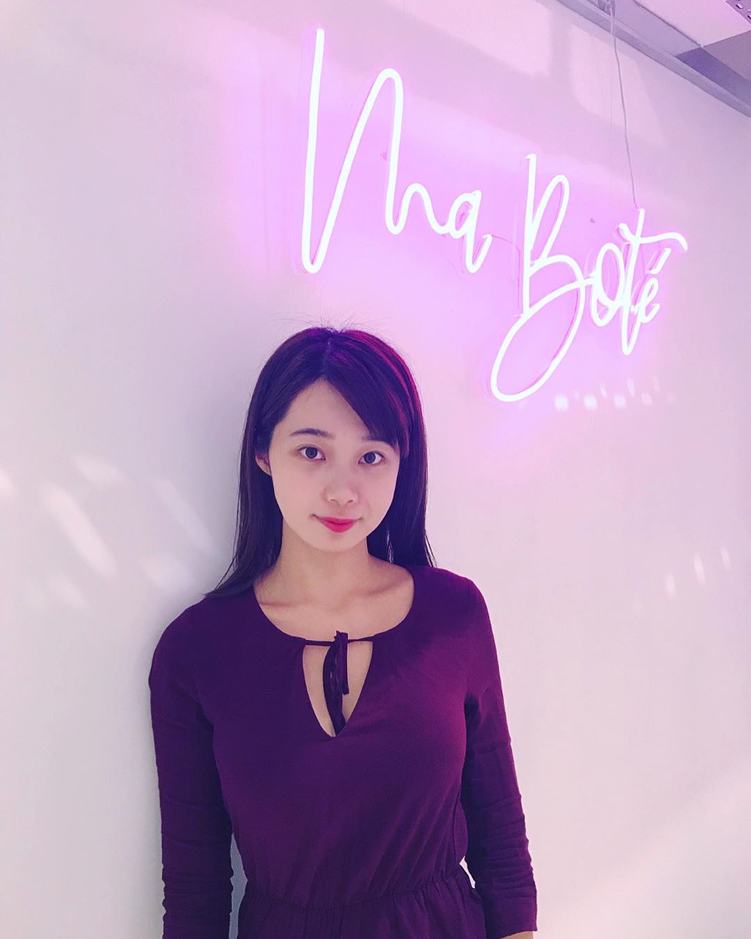 開房就送口罩!香港正妹「趴床宣傳照」曝光 網:這是在賣肉?