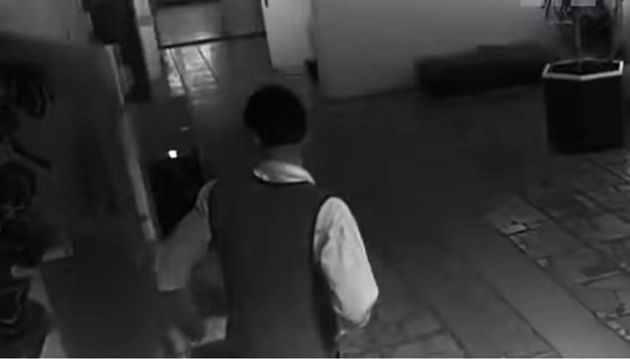 官方唯一認證時空旅人！「拍到不明漂浮物」穿越50年  離奇去向全被拍下