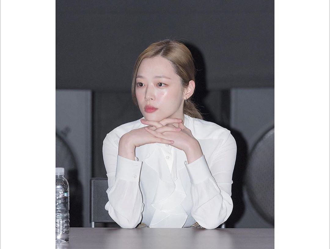 f(x)團員認誤會雪莉4年！ 傳訊「我好想姊姊」  不到一個月爆離世！  