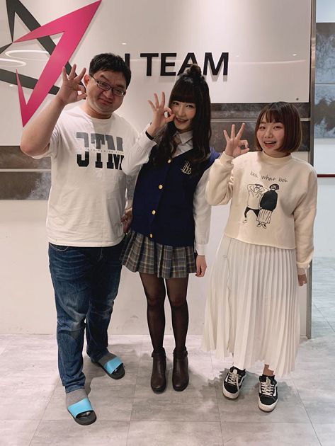 影/正妹實況主崩壞?直播唱《綠色》、《煎熬》 網崩潰:實力不下「她」!