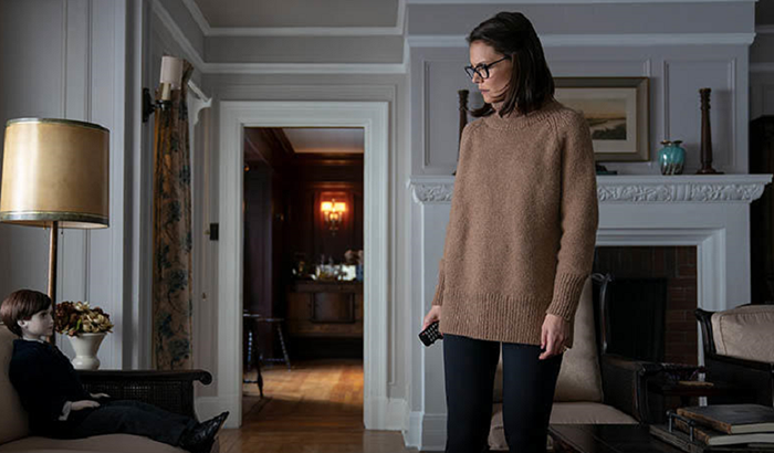 恐怖巧合！《託陰2》陶瓷娃娃詭異撞臉小男孩　凱蒂荷姆斯嚇壞：它一直看著我