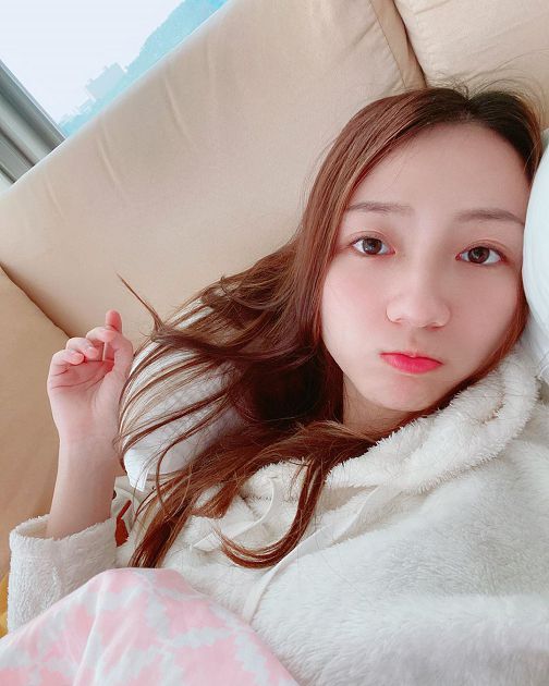 影／美女實況主出糗！直播中做「這舉動」下秒悲劇　網傻眼：報應？