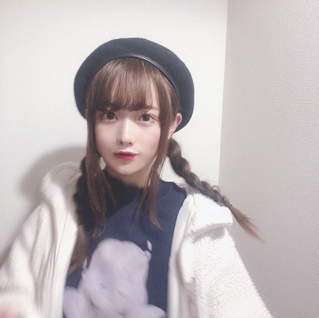 大眼萌妹「男兒身公開」! 從男校畢業「素顏曝光」 網呼:就是女生啊