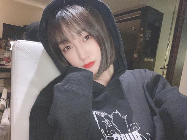 曖昧情曝光!實況主「隔空傳情」好害羞 網:這樣也行?