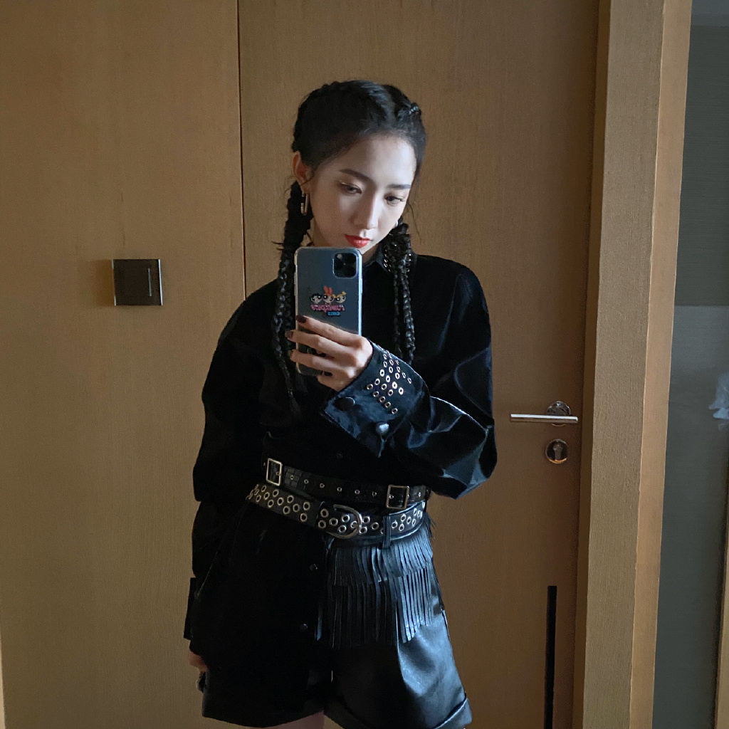 孟美岐曬「斷頭畫作」下秒GG！原畫師質疑「怎這麼眼熟」　本尊急滅火