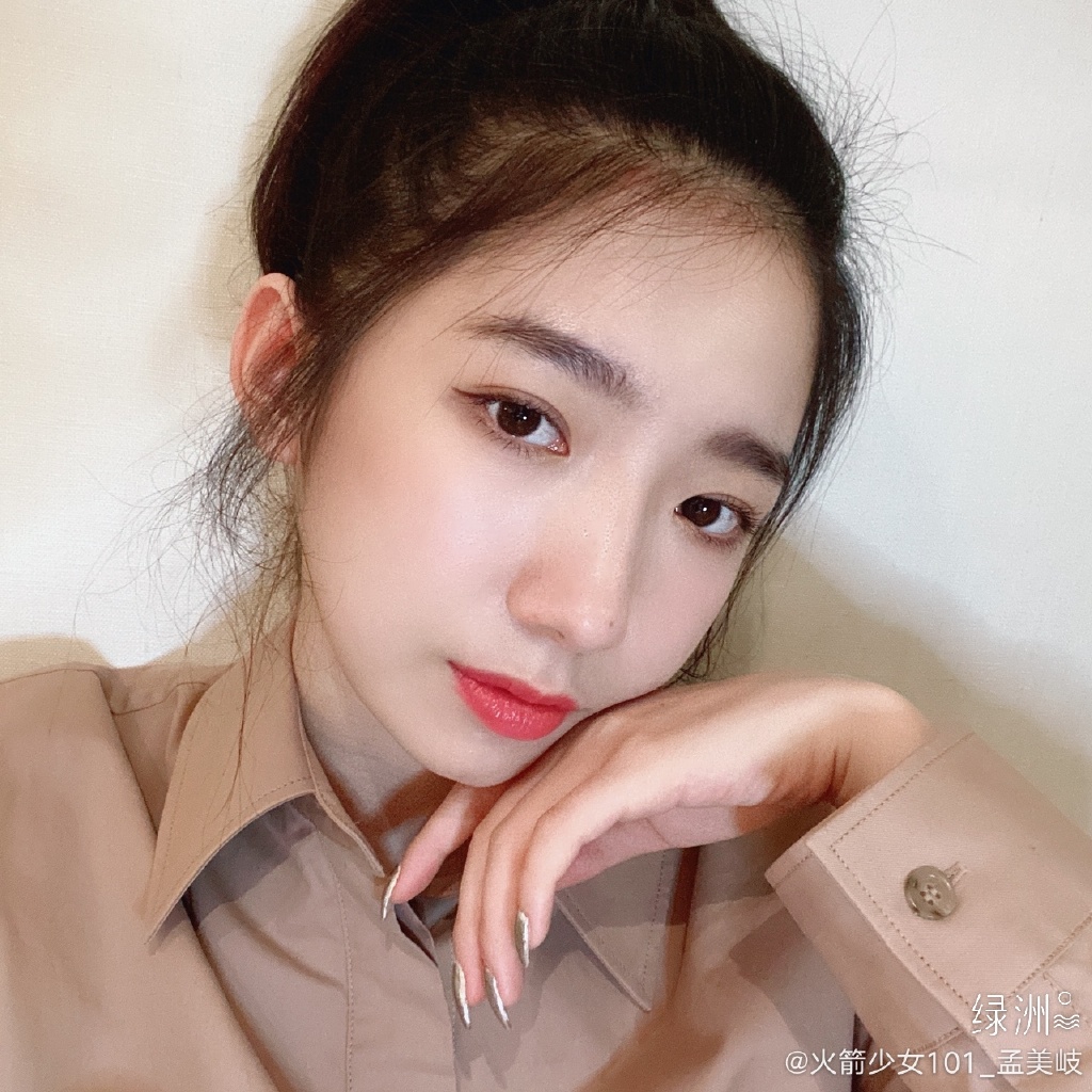 孟美岐曬「斷頭畫作」下秒GG！原畫師質疑「怎這麼眼熟」　本尊急滅火