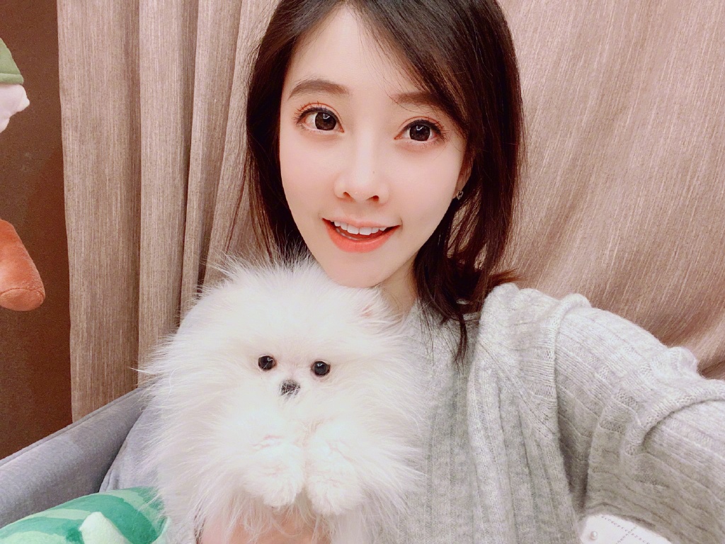 超兇妹「三圍身高全公開」!網一看嚇歪:比馮提莫還矮