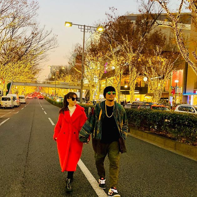 全家神基因！周杰倫曬唯美全家福　意外曝光女兒「真實身高」