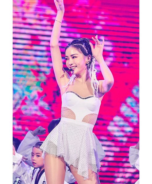 姐姐好辣!謝金燕IG「緊身衣辣照」掀騷動 真實心聲同步曝光