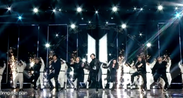 快訊/KBS證實「工作人員感染」!網翻出《Music Bank》影片:BTS剛得獎!