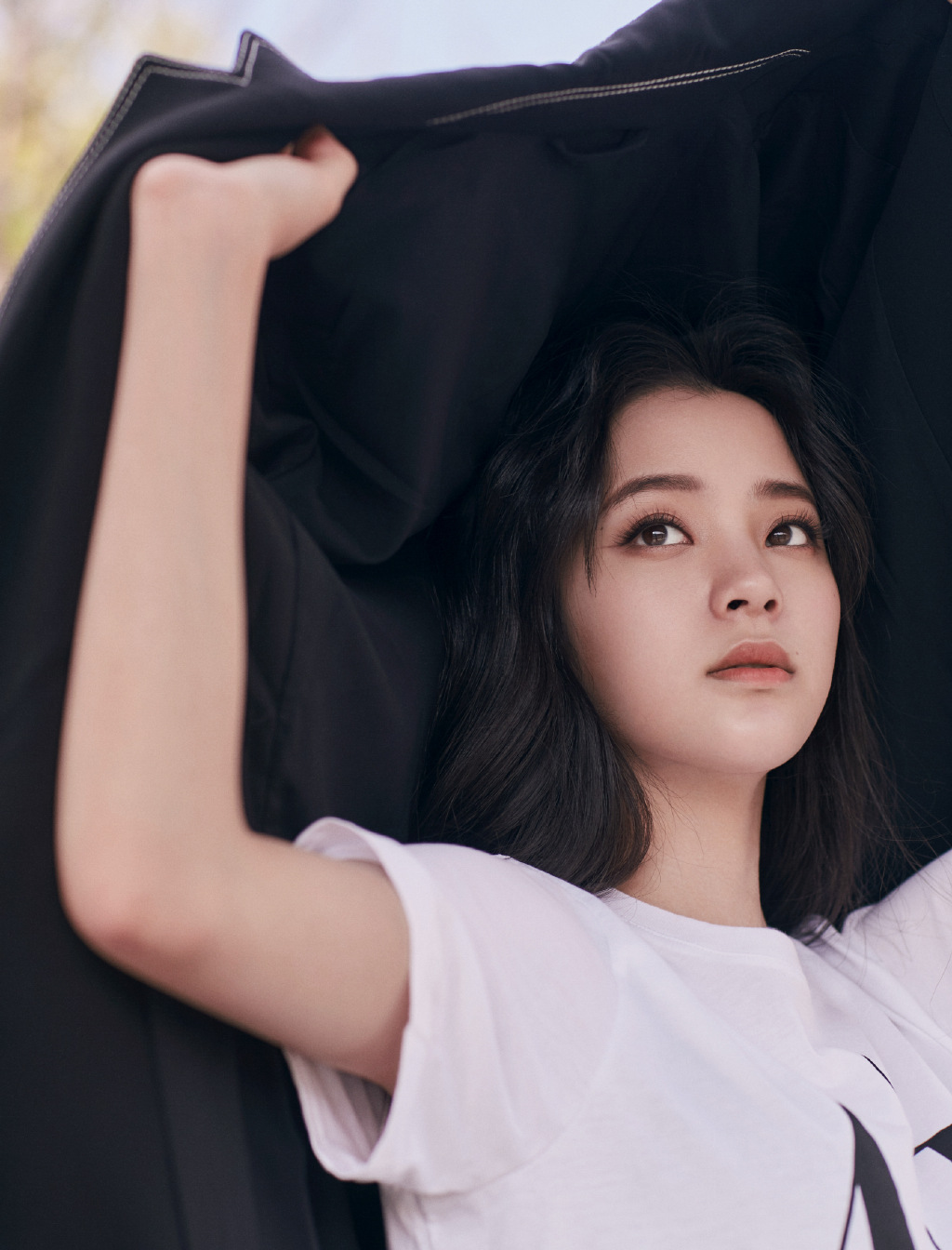 打趴一票網紅!歐陽娜娜直播一小時「撈金66萬」 網酸:錢真好賺!