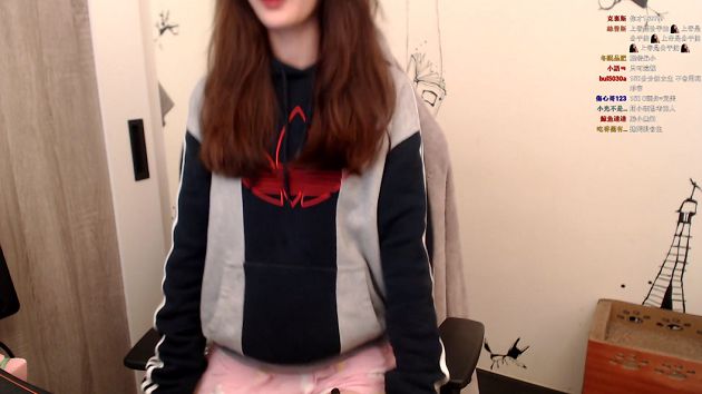 影／意外走光！美女實況主自爆「穿阿嬤內內」　網歪：其實滿可愛的