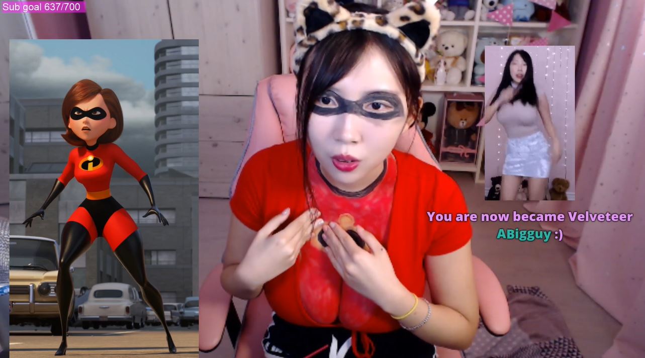 超兇直播主福利大放送！胸前直接「用筆畫」：100%還原《超人特攻隊》