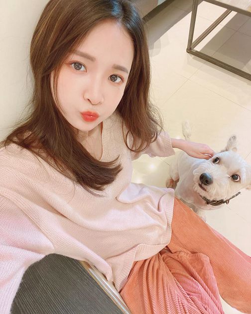 影／意外走光！美女實況主自爆「穿阿嬤內內」　網歪：其實滿可愛的