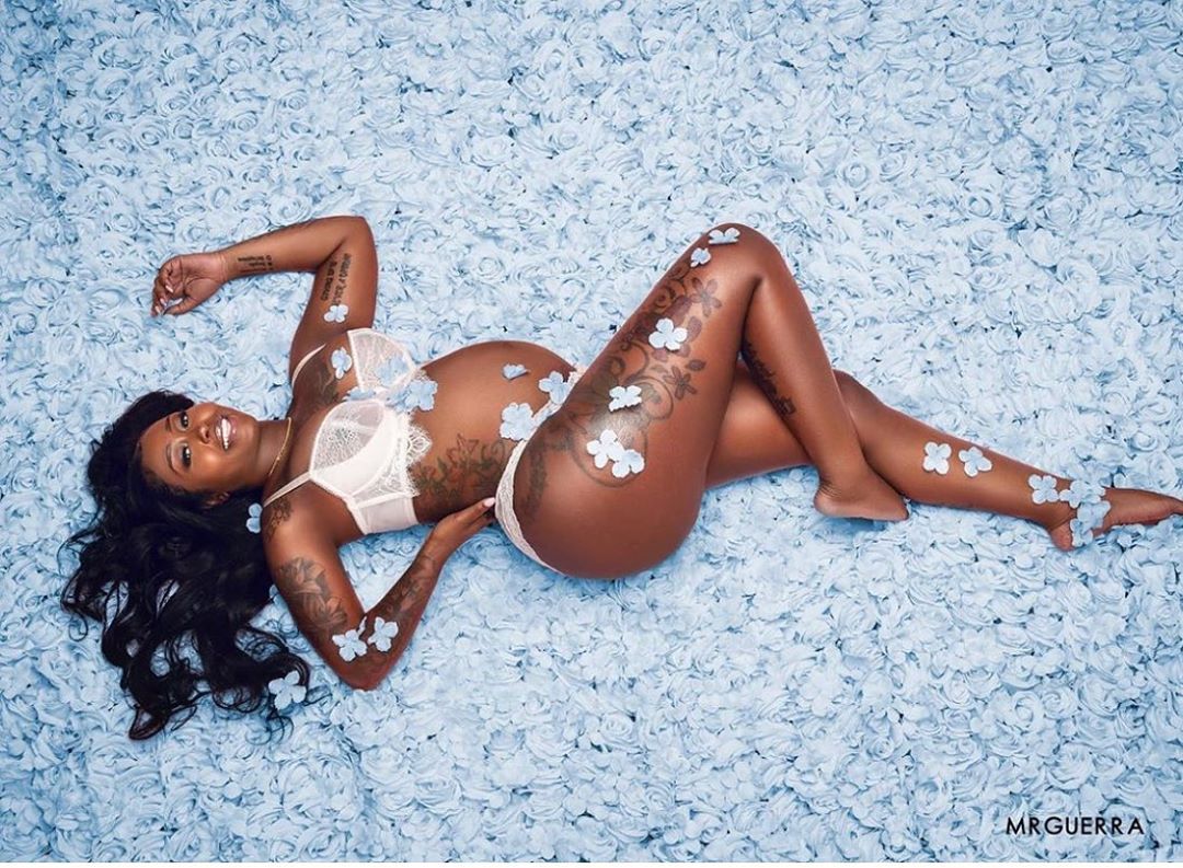 啥都來自中國！卡蒂B「透視洞洞裝」飆罵肺炎：老娘TM真的怕爆