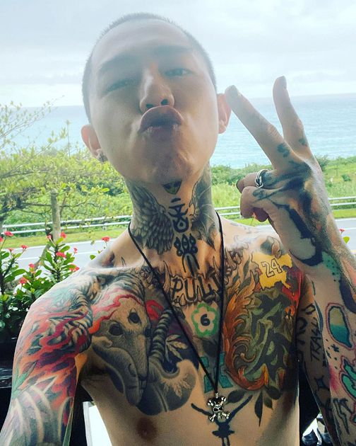 遭路人包圍怒譙!謝和弦莉婭「花蓮行」爆衝突 氣喊:下地獄吧人渣