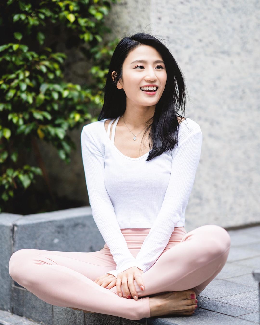 港版瑤瑤林芊妤「與小孩全裸入浴」掀爭議 泡泡遮點險曝光!