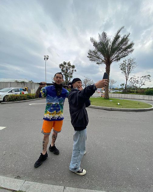 遭路人包圍怒譙!謝和弦莉婭「花蓮行」爆衝突 氣喊:下地獄吧人渣