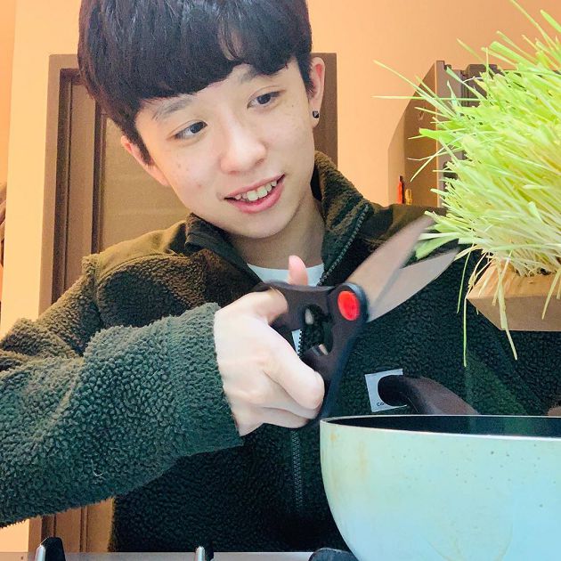 遭嗆這樣也能紅?網紅HOOK自揭「黑暗霸凌史」 :想到還是會哭