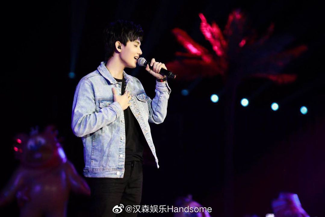 曾唱洗腦歌爆紅！《偶練》男偶像出家　照片曝光網嚇歪：連眉毛也剃了？