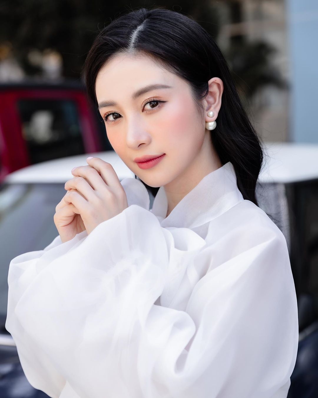 不科學魔鬼曲線!超兇「越南奶茶妹」推寫真 美胸現場測量引暴動