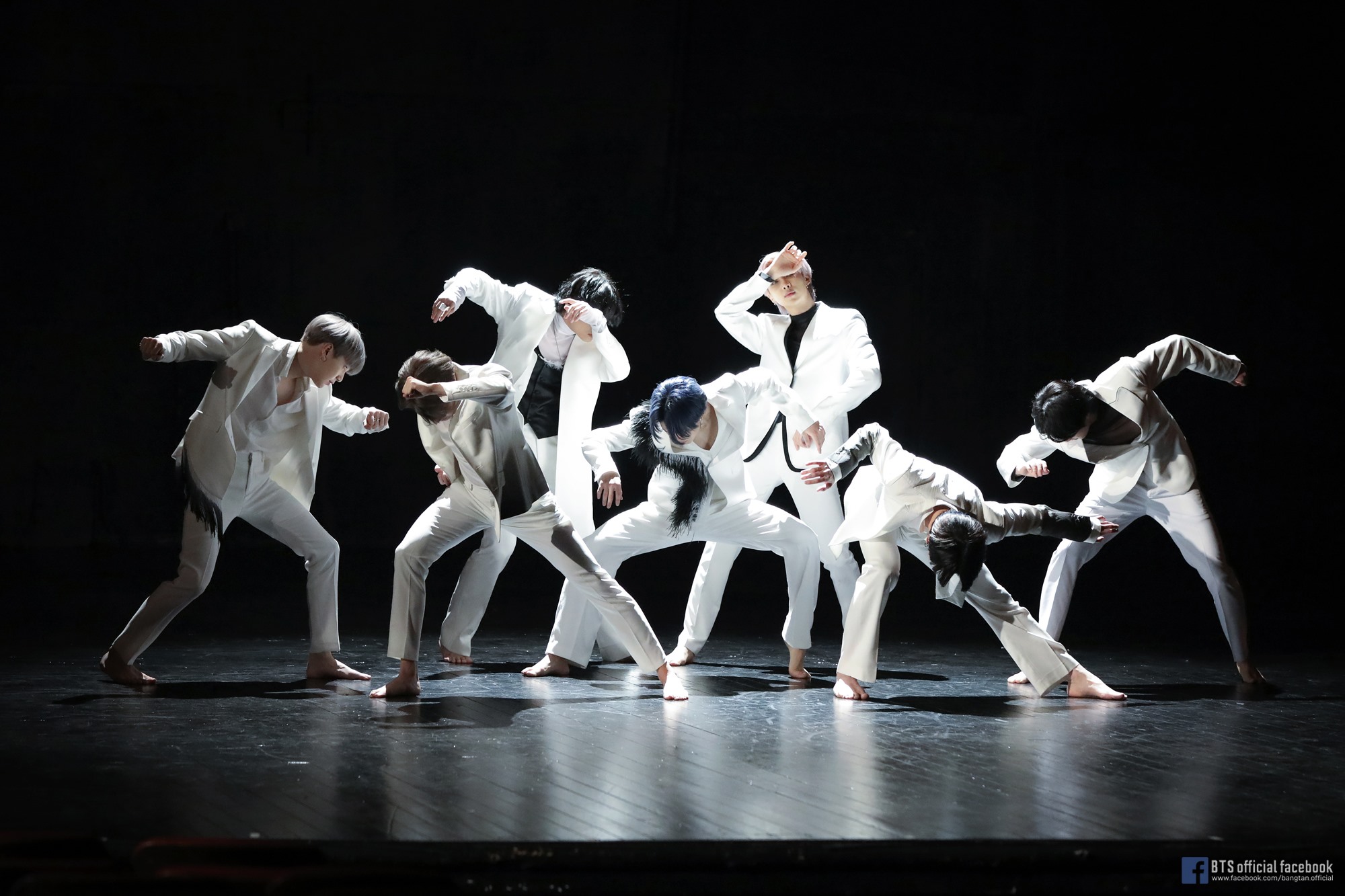 小野貓爆乳辣跳洗手舞!WHO譚德塞點名BTS遭阿米槓上:你還有時間作秀