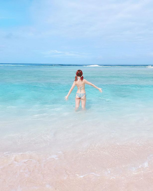 日本萌妹coser「寫真破尺度」！一轉身「蜜桃臀曲線」全曝光